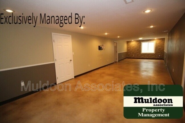 Building Photo - 1819 N Buckboard Ln