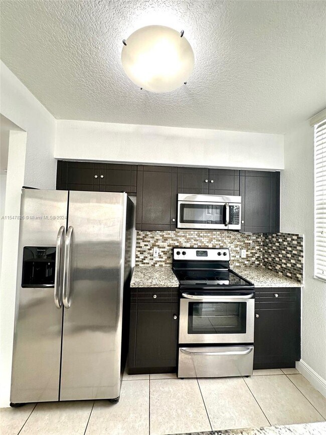Foto del edificio - 215 SW 42nd Ave