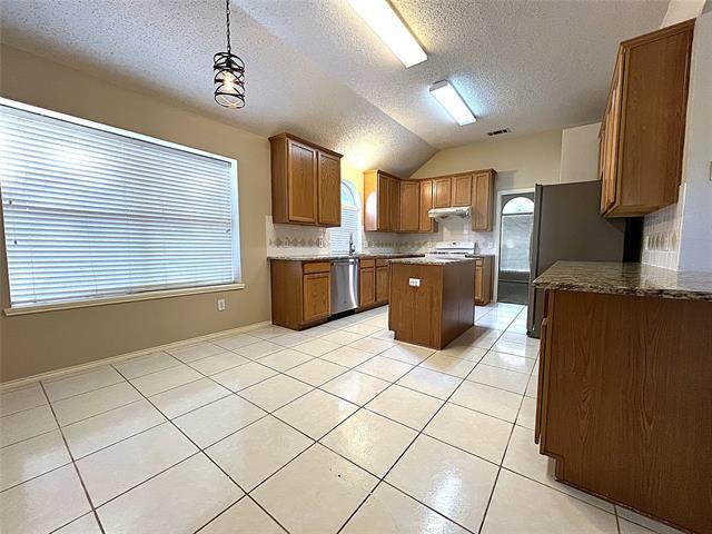 Building Photo - 511 Cameron Ln