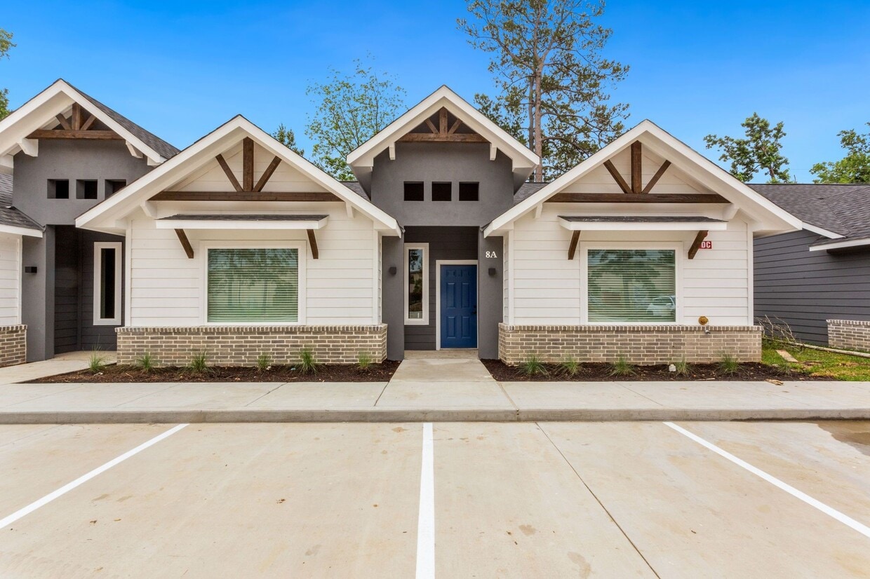 Foto principal - 10317 Lake Rd