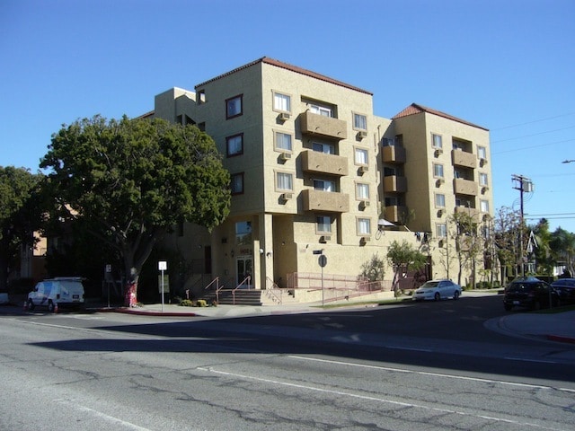Building Photo - 1400 Venice Blvd