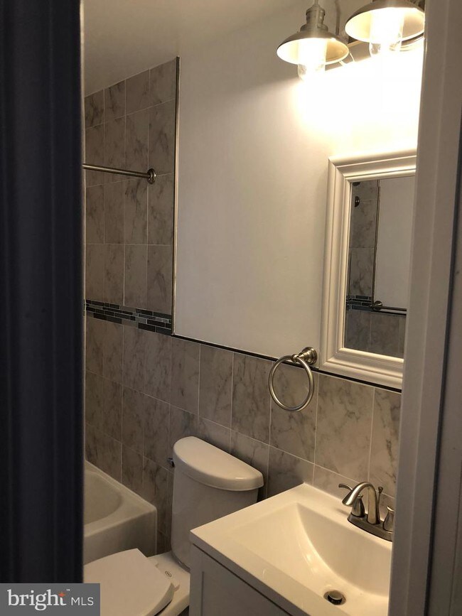 Foto del edificio - 6134 85th Ave