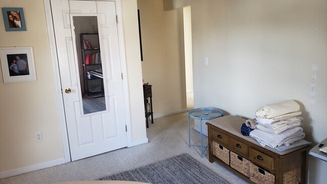 Bedroom 1 / Office - 12 Avon St