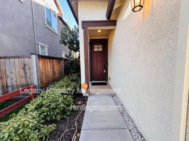 Foto del edificio - 320 Fruitvale Rd