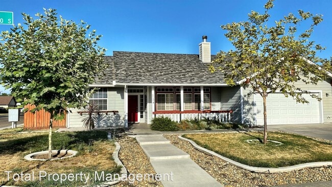 Building Photo - 3 br, 2 bath House - 2104 S. Columbus Ct.