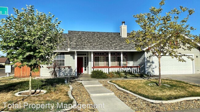 Foto del edificio - 3 br, 2 bath House - 2104 S. Columbus Ct.