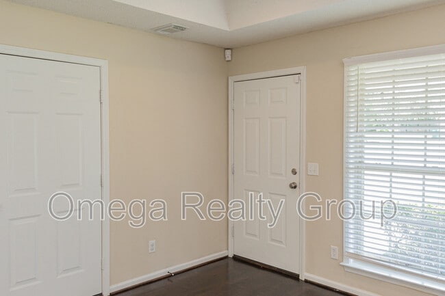 Foto del edificio - 13865 Roanoke Dr