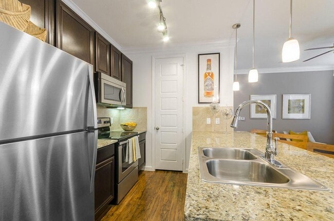 Foto del edificio - Berkshire Lakeway