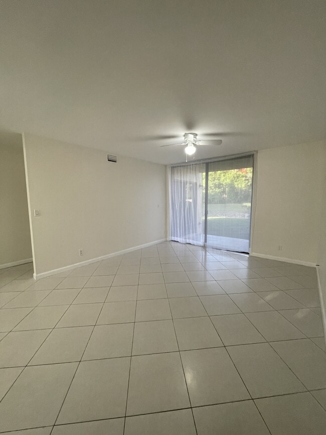 Building Photo - 5661 Riverside Dr