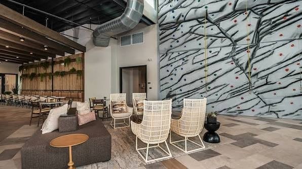 Foto del edificio - 9100 Tequila Sunrise Dr