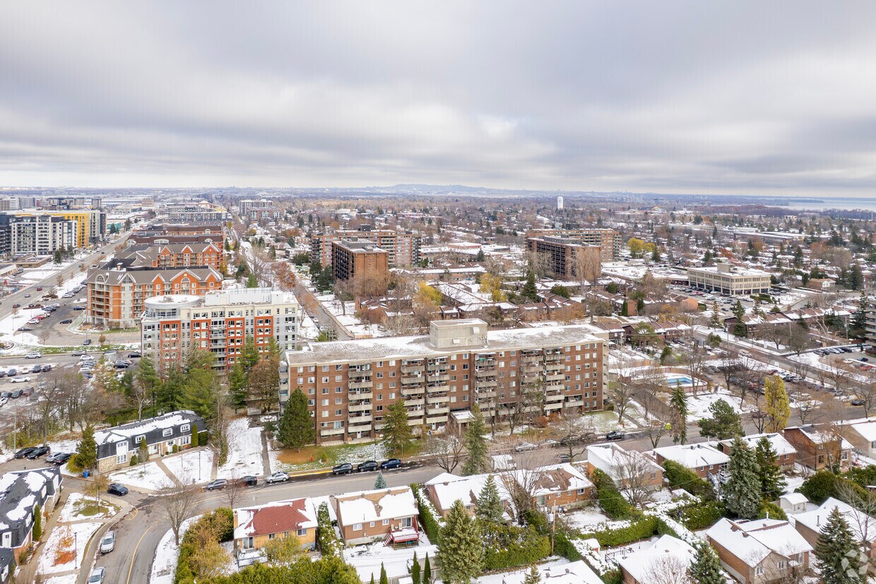 Aerial Photo - 111 Rue Bruce