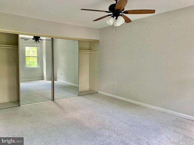 Foto del edificio - 7808 Hyson Park Ct