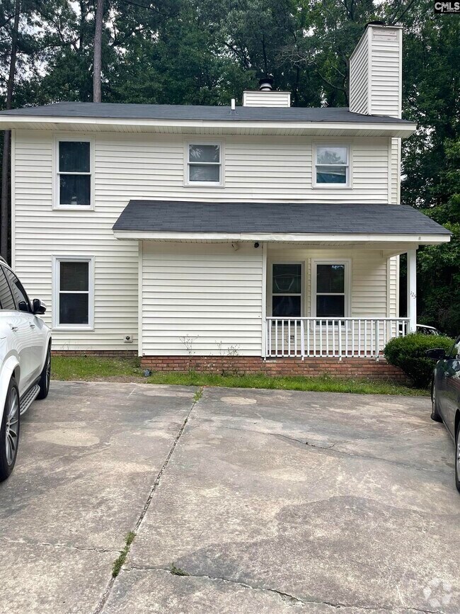 The Chimneys at Brookfield Apartments for Rent with Hardwood Floors