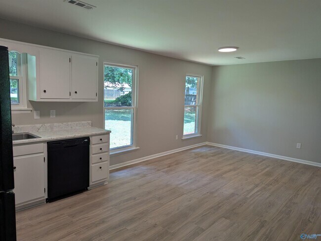 Foto del edificio - 178 Lowe Rd