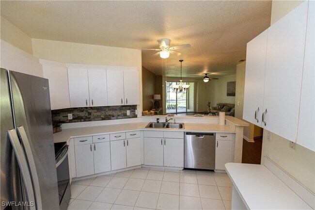 Foto del edificio - 12040 Summergate Cir
