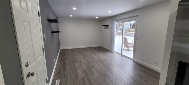 Foto del edificio - 996 Hawthorne Dr