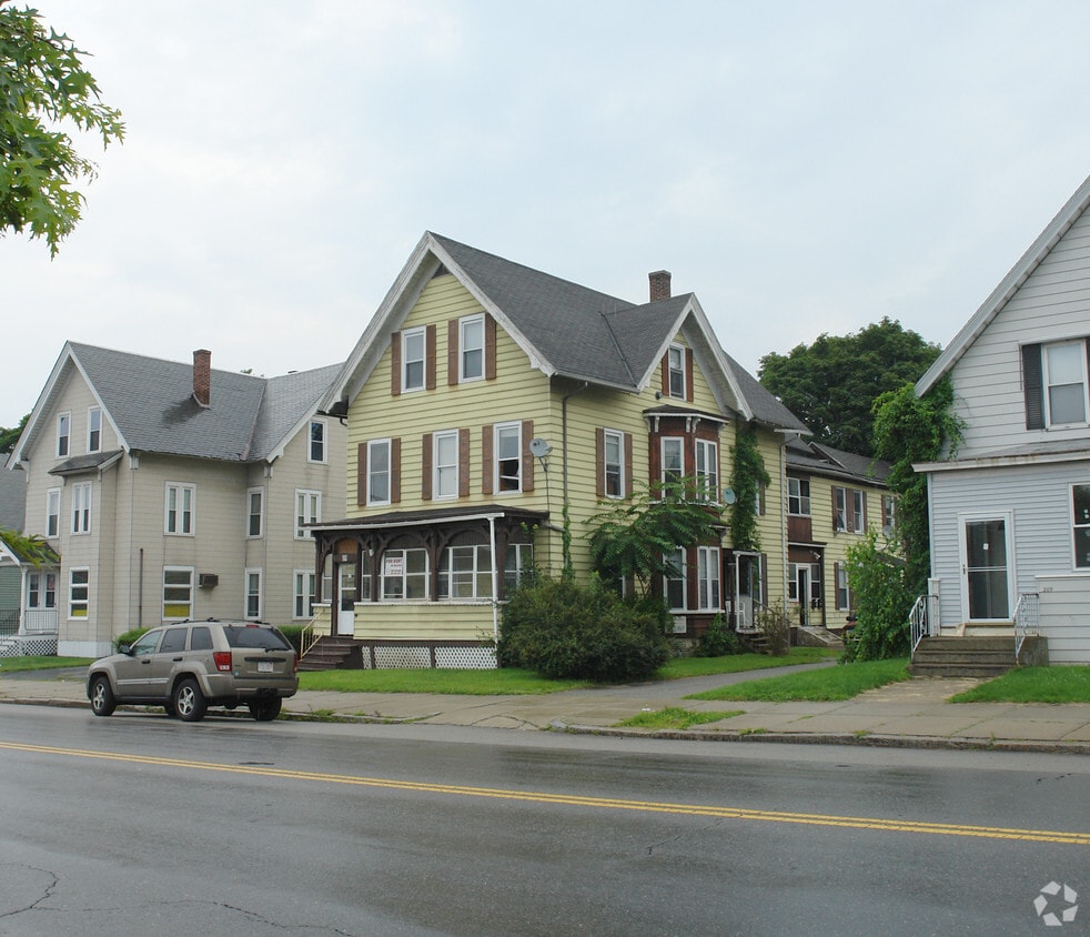 213 Lincoln St, Worcester, MA 01605 Apartments in Worcester, MA