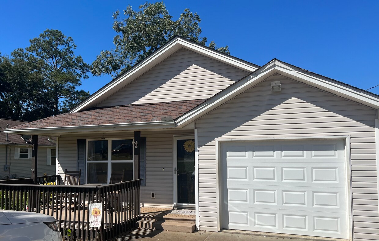 1145 Bell Cir, Madison, GA 30650 House Rental in Madison, GA