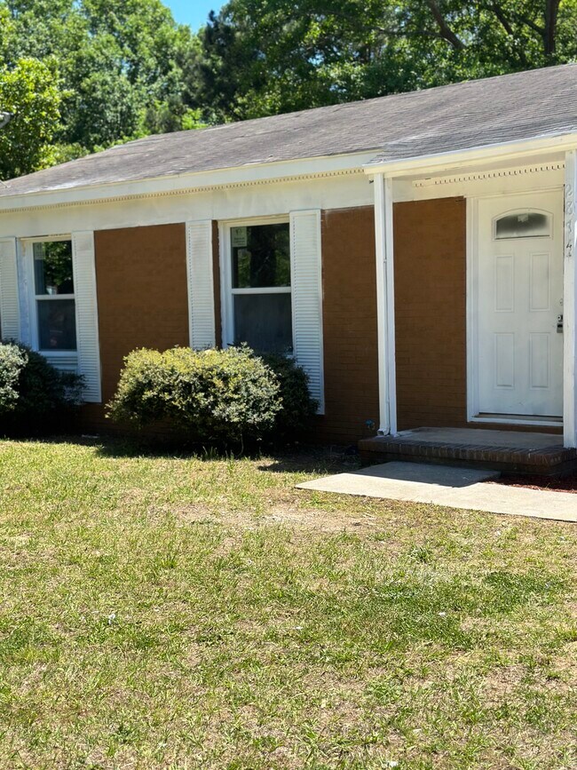 Foto del edificio - 2874 Village Green Dr