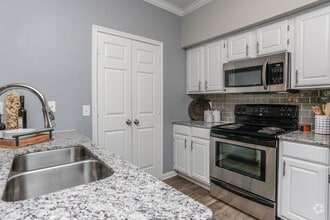 Interior Photo - Villages of Briar Forest