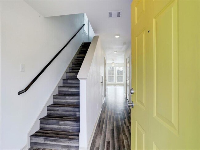 Foto del edificio - 4212 Sterling St