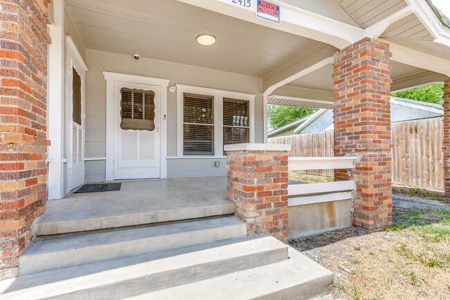 Foto del edificio - 3 Bedroom/2 Bath Los Angeles Heights Subdi...