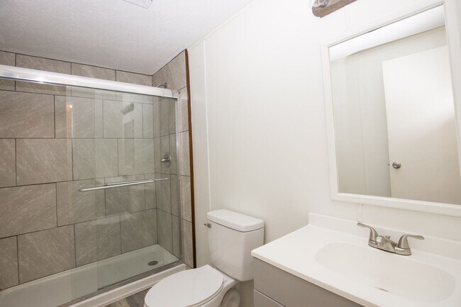 Building Photo - Charming Renovated 2-Bedroom, 2-Bath Home ...