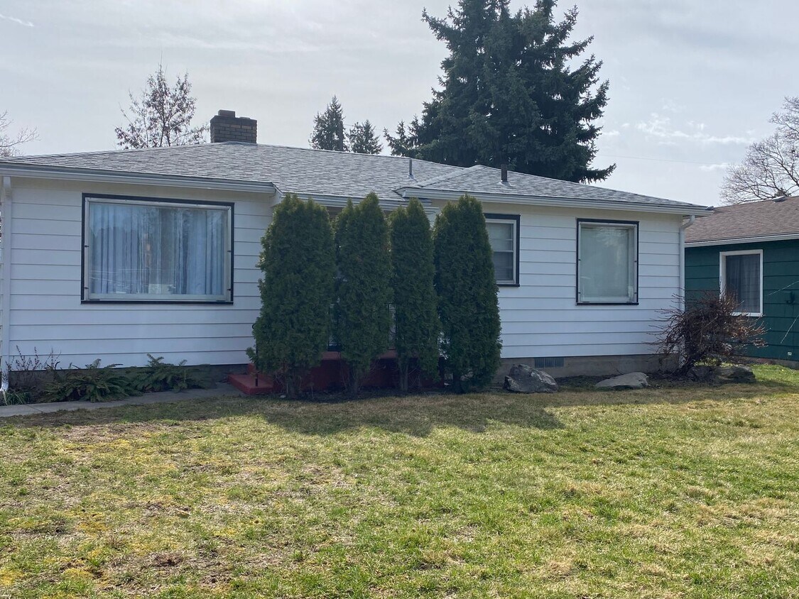 Primary Photo - Beautiful South Hill Home!