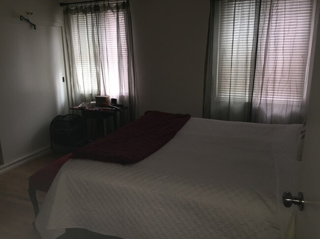 Interior Photo - 522-526 E Anapamu St