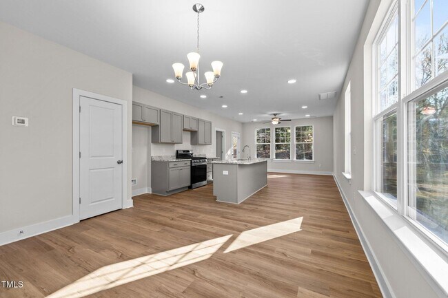 Foto del edificio - Deluxe 3 Bedroom End Unit Townhome - Avail...