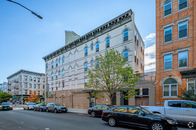 Building Photo - The Knick Bushwick