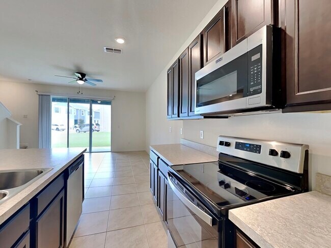 Foto del edificio - 1401 Yellow Finch Dr