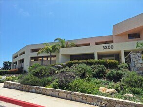 Building Photo - 3200 La Rotonda Dr