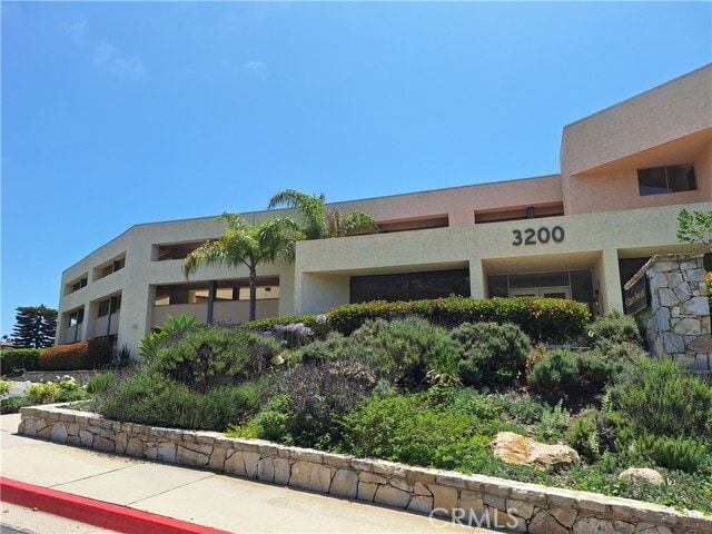 Primary Photo - 3200 La Rotonda Dr