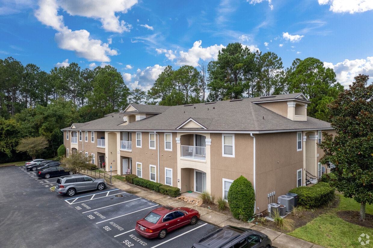 Merrill Pines Condos Apartments in Jacksonville, FL