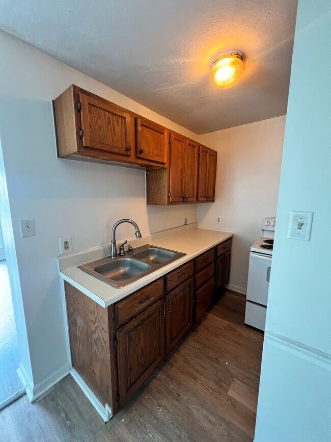 Foto del edificio - 3 bdrm 1 bath