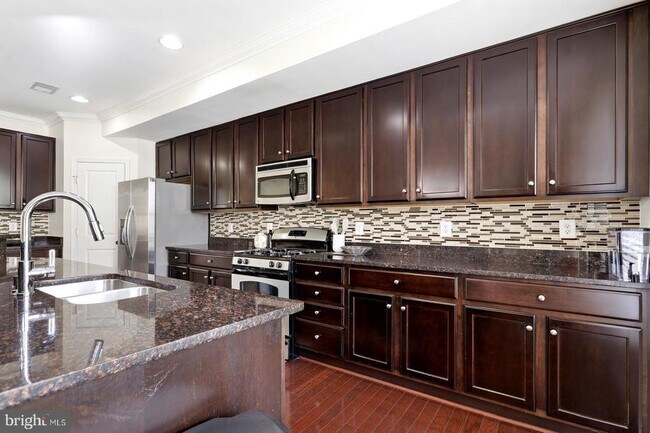 Foto del edificio - 7931 Crescent Park Dr