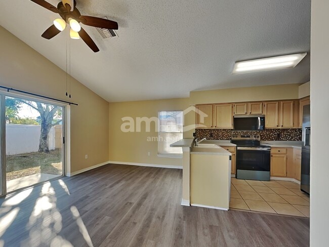 Building Photo - 1453 Mohrlake Dr