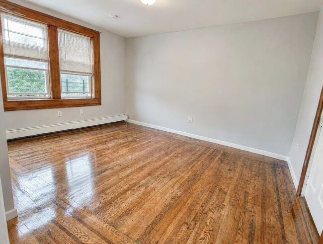 Building Photo - 658 Sanford Ave