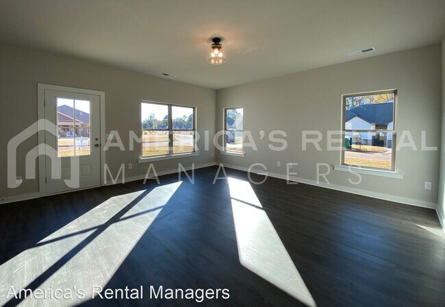 Building Photo - 4 br, 2 bath House - 11 Granvil Way
