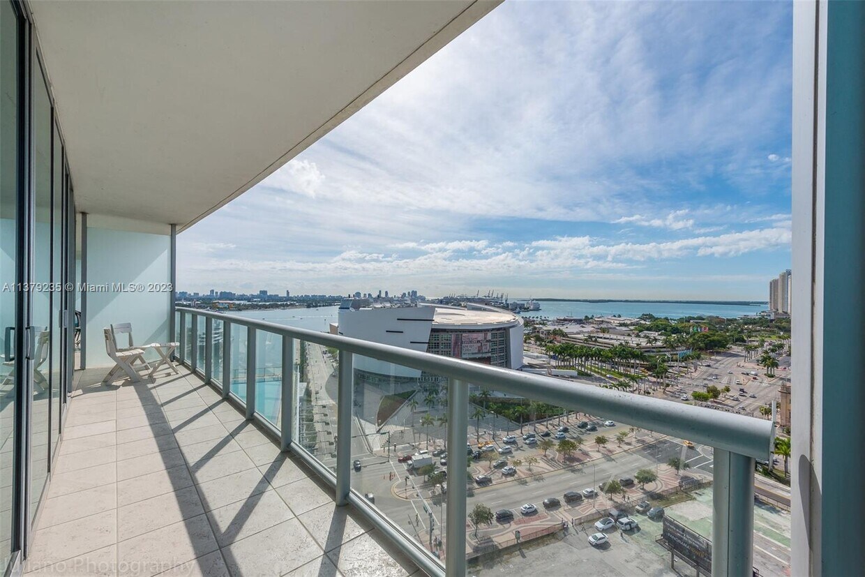 Primary Photo - 888 Biscayne Blvd