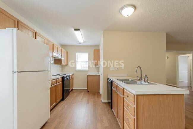 Building Photo - 414 Beech Branch Dr
