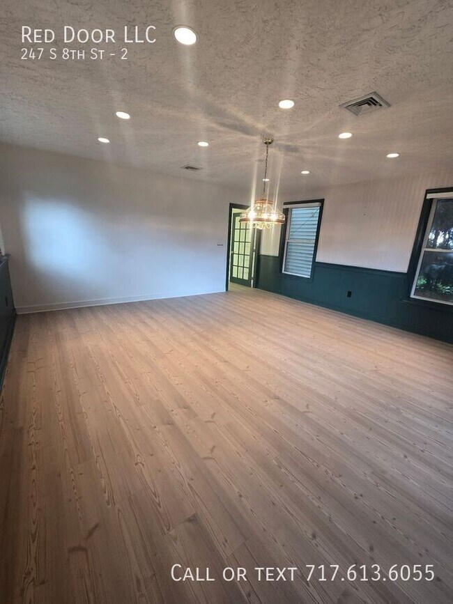 Foto del edificio - 247 S 8th St