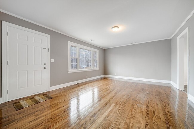 Building Photo - 312 W Schell St