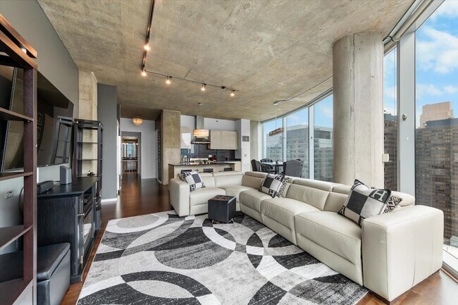Foto del edificio - 600 N Fairbanks Ct