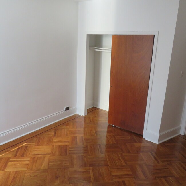 Foto del edificio - 434 Avenue Y Ave