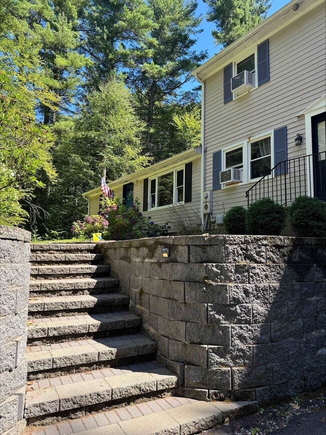 Building Photo - 11 Beebe Ln