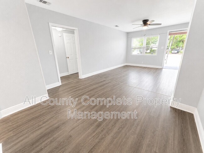Building Photo - 4918 N Pearl St