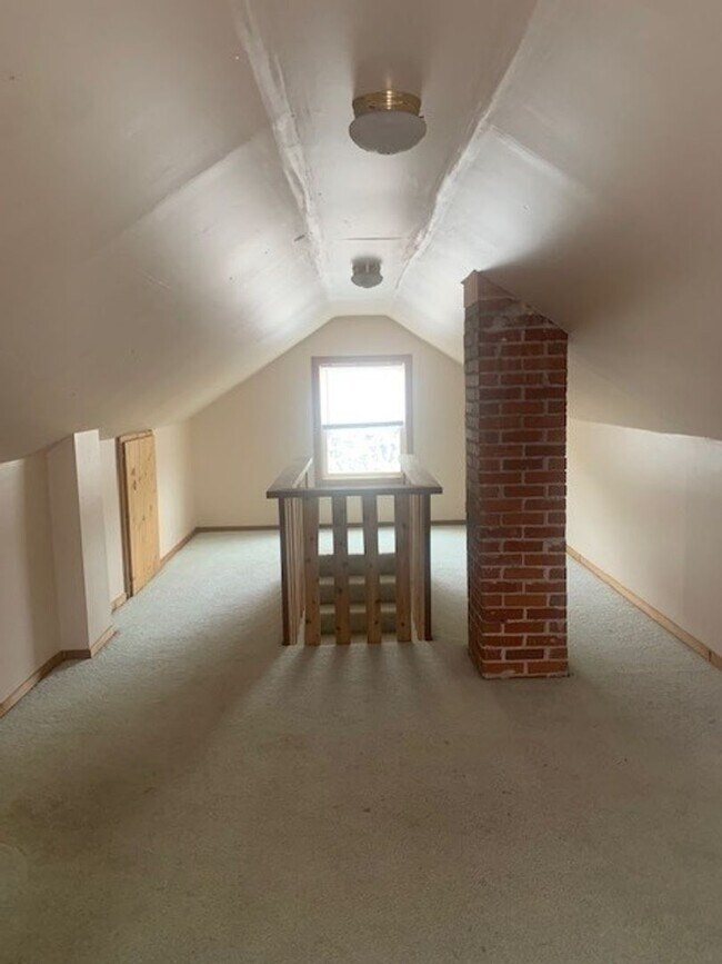 Foto del edificio - 7000-1t - 309 &amp; 311 SE G St.