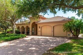 Building Photo - 6914 Stanhope Pl